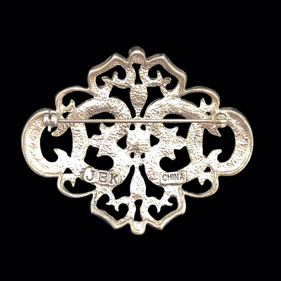 VINTAGE CAMROSE + KROSS JACQUELINE B KENNEDY CRYSTAL FILIGREE BROOCH - Picture 6 of 14